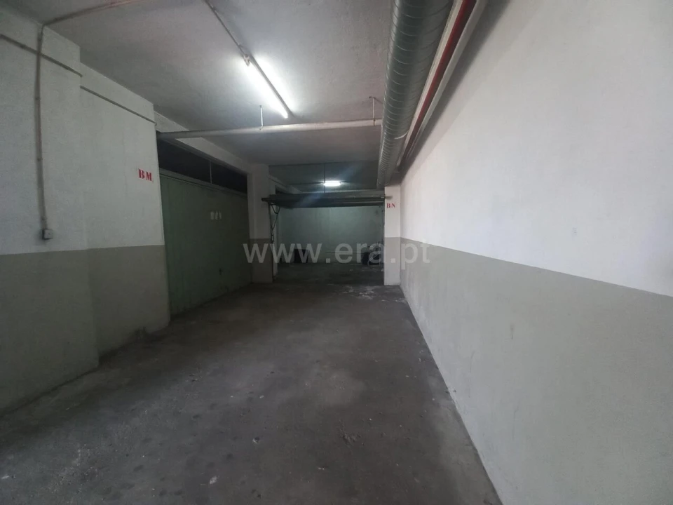 Garagem para Venda em Oliveira do Douro Foto 4