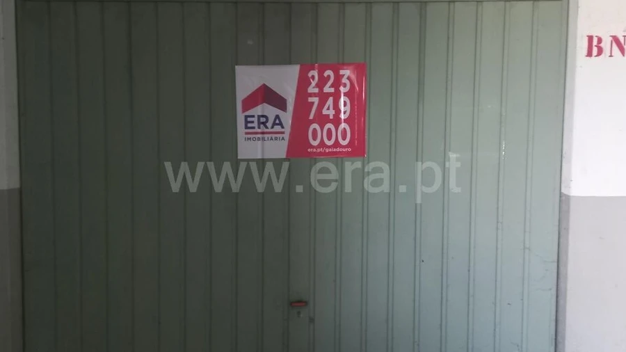 Garagem para Venda em Oliveira do Douro