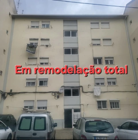 Apartamento T3 para Venda em Laranjeiro e Feijó
