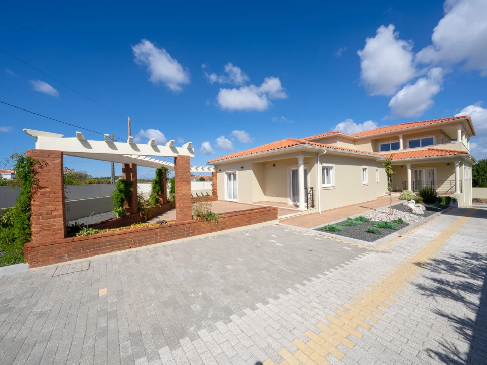 Moradia T4 para Venda em Marinha Grande Foto 1