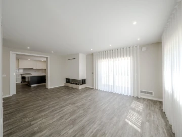 Moradia T4 para Venda em Marinha Grande