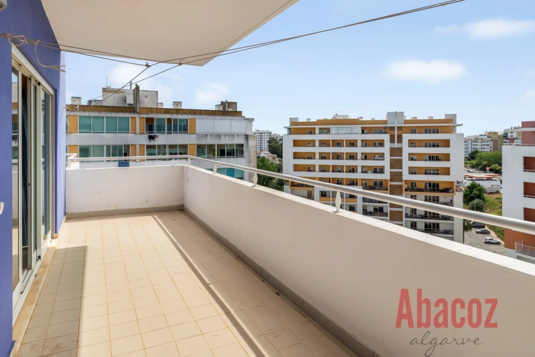 Apartamento T4 para Venda em Portimão Foto 3