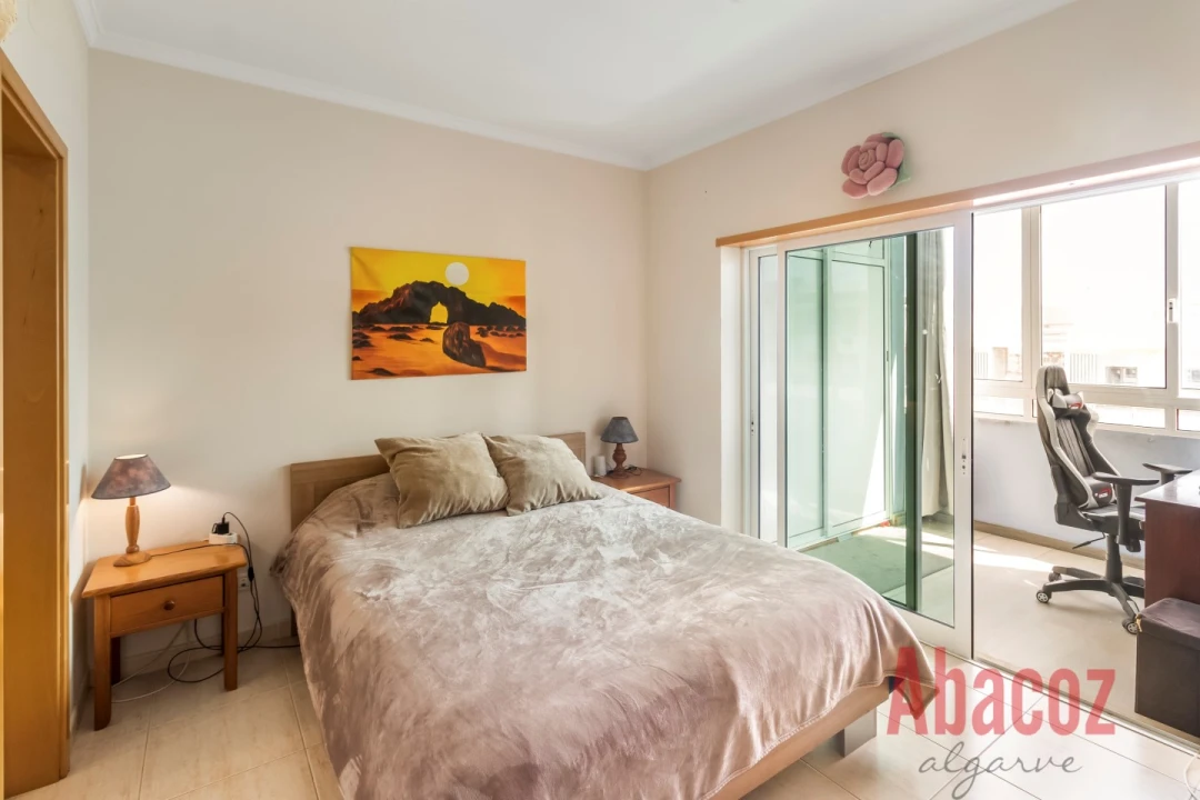 Apartamento T4 para Venda em Portimão Foto 11