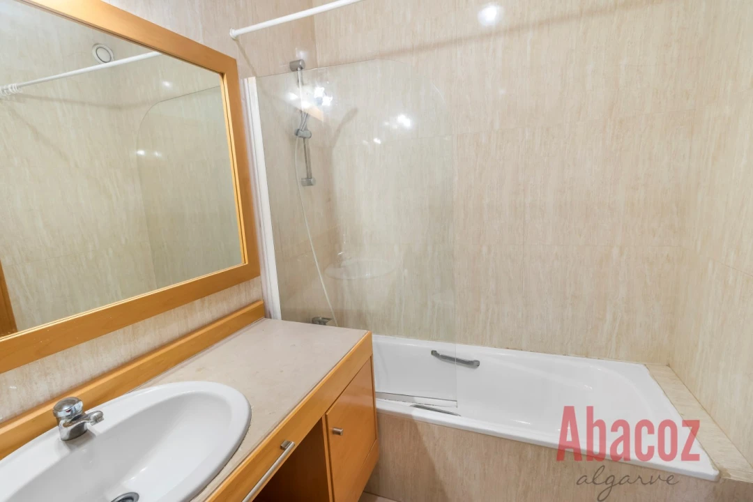 Apartamento T4 para Venda em Portimão Foto 17