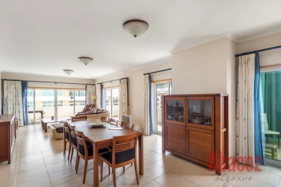 Apartamento T4 para Venda em Portimão