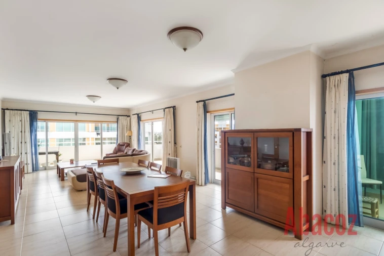 Apartamento T4 para Venda em Portimão Foto 5