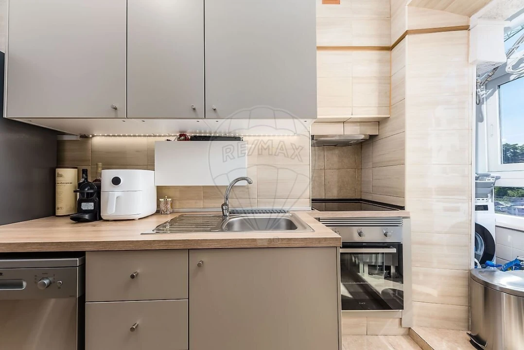 Apartamento T2 para Venda em Penha de França Foto 5