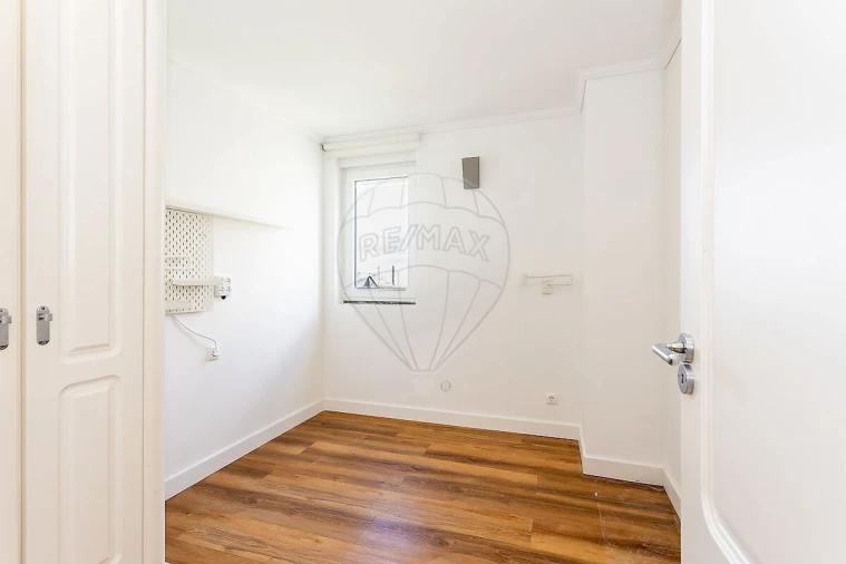 Apartamento T2 para Venda em Alvalade Foto 13