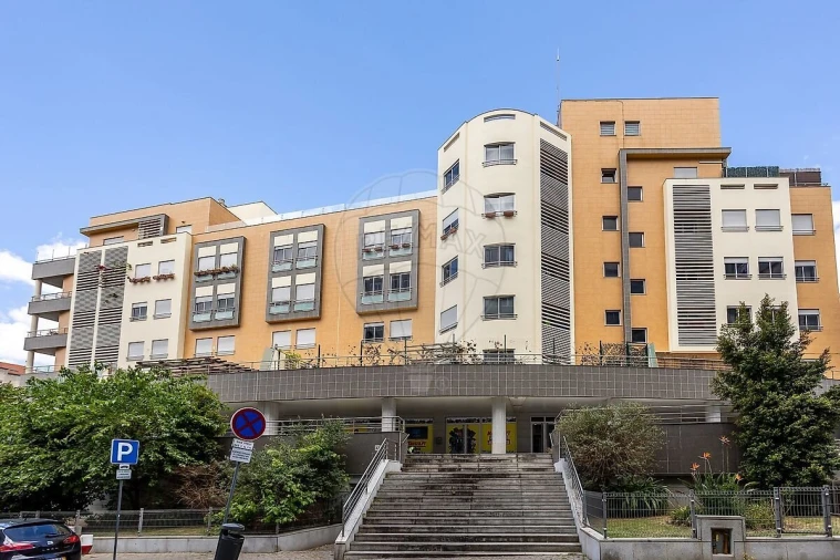 Apartamento T2 para Venda em Alvalade Foto 25