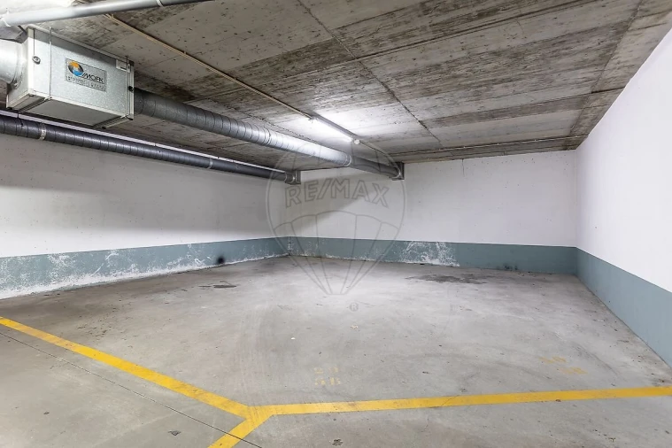 Apartamento T2 para Venda em Alvalade Foto 24