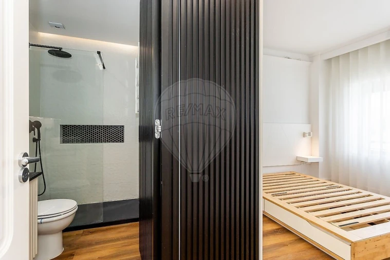 Apartamento T2 para Venda em Alvalade Foto 17