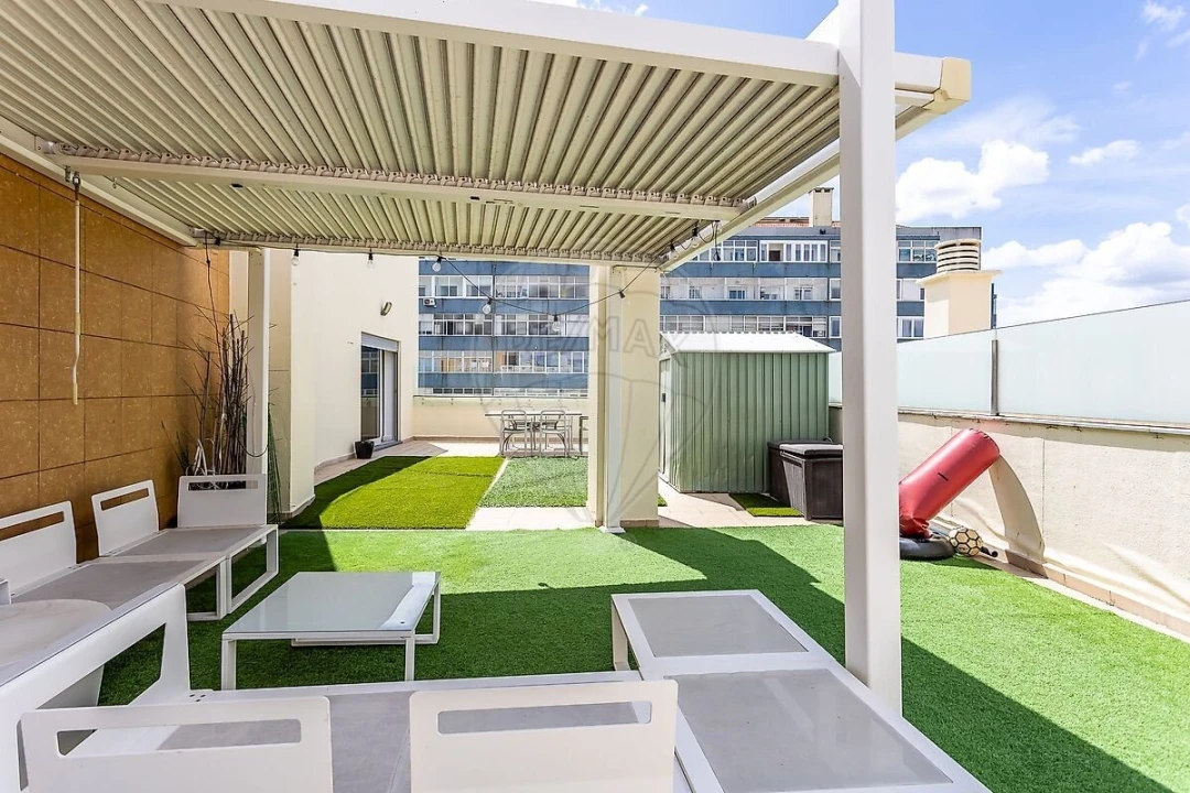 Apartamento T2 para Venda em Alvalade Foto 9