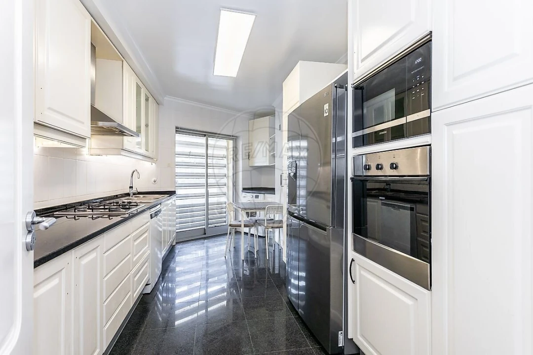 Apartamento T2 para Venda em Alvalade Foto 10