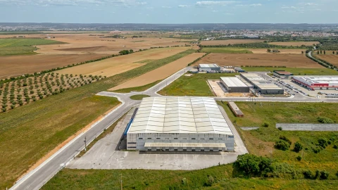 Armazém para Arrendamento em Riachos