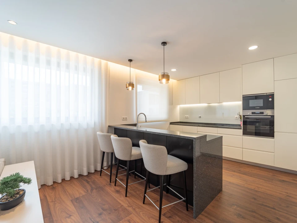 Apartamento T2 para Venda em Mafamude e Vilar do Paraíso Foto 3