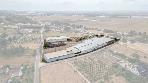 Armazém para Venda em Chamusca e Pinheiro Grande
