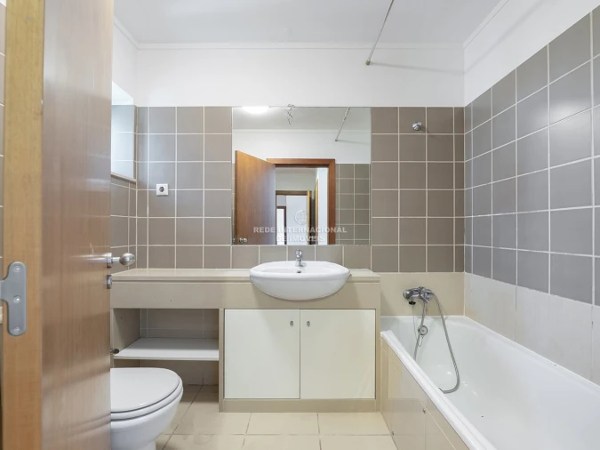 Apartamento T2 para Venda em Santa Clara Foto 3