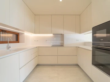Moradia T4 para Venda em Aldoar, Foz do Douro e Nevogilde
