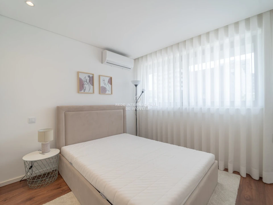 Apartamento T2 para Venda em Mafamude e Vilar do Paraíso Foto 23