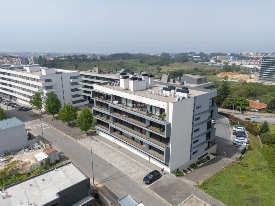Apartamento T2 para Venda em Mafamude e Vilar do Paraíso Foto 26