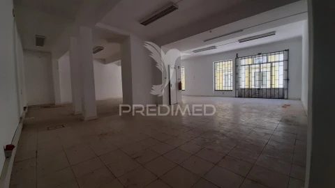 Loja para Arrendamento em União das Freguesias de Setúbal