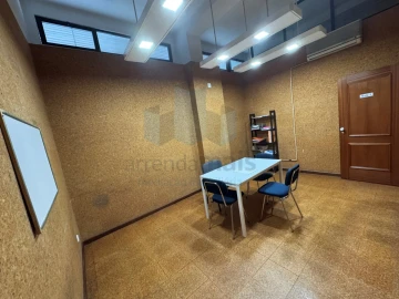 Escritório para Arrendamento em Santo Antonio dos Olivais