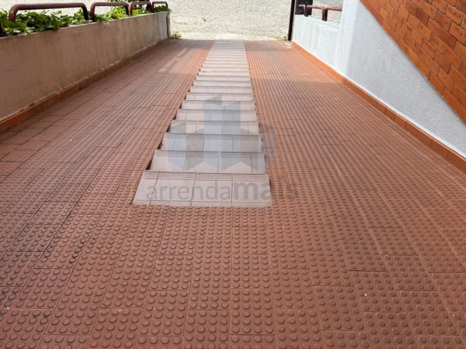 Escritório para Arrendamento em Santo Antonio dos Olivais Foto 18