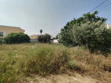 Terreno para Venda em Estômbar e Parchal