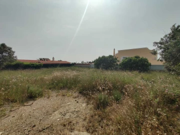 Terreno para Venda em Estômbar e Parchal
