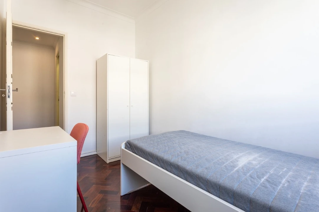 Quarto para Arrendamento em Arroios Foto 6