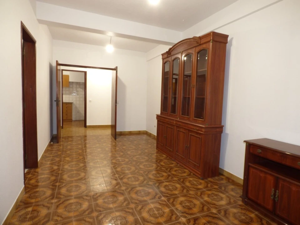 Apartamento T4 para Venda em São Bartolomeu de Messines Foto 3