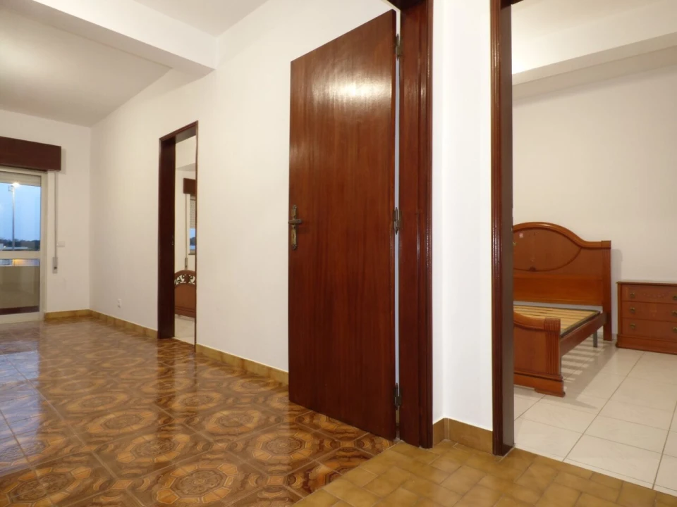Apartamento T4 para Venda em São Bartolomeu de Messines Foto 6