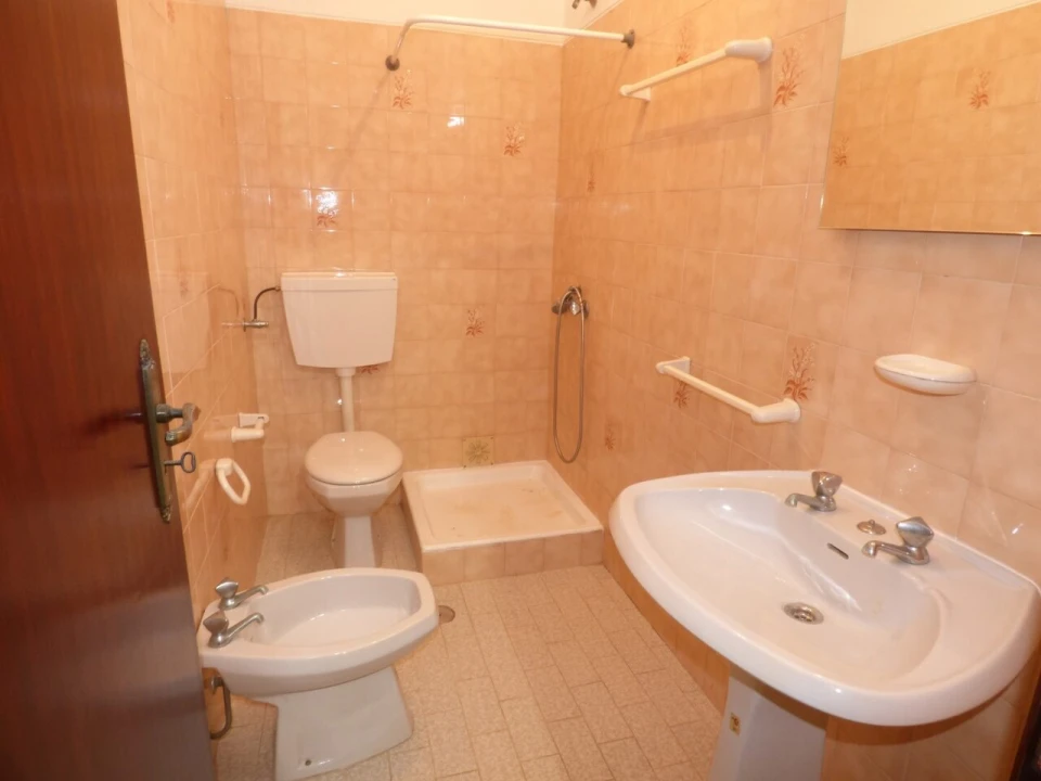 Apartamento T4 para Venda em São Bartolomeu de Messines Foto 18