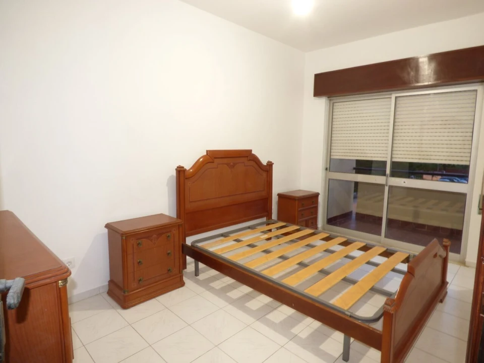 Apartamento T4 para Venda em São Bartolomeu de Messines Foto 12