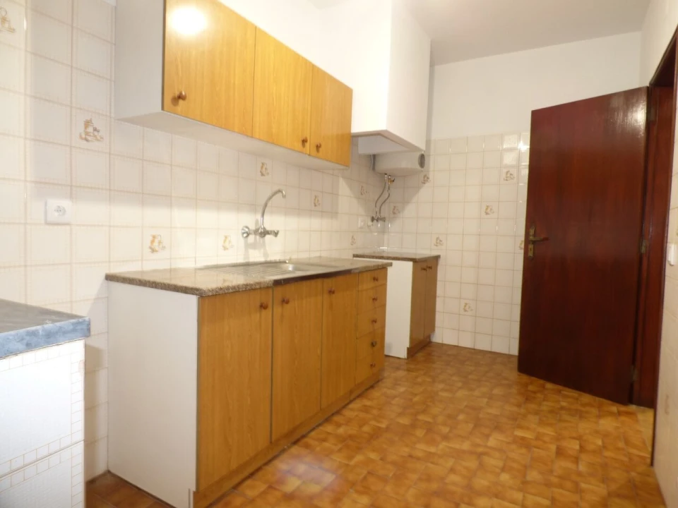 Apartamento T4 para Venda em São Bartolomeu de Messines Foto 2