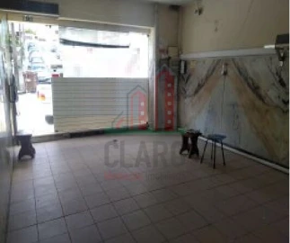 Loja para Arrendamento em Santo Antonio dos Olivais
