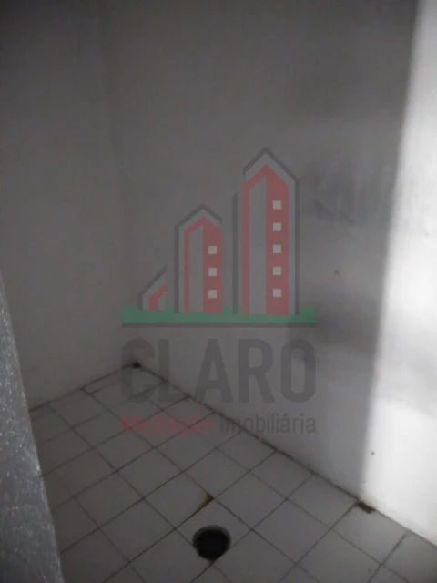 Loja para Arrendamento em Santo Antonio dos Olivais