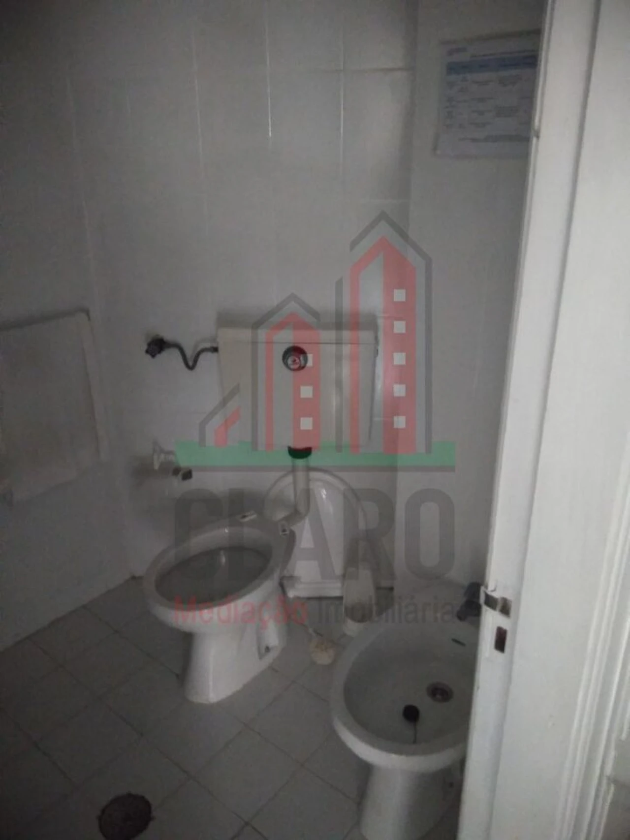Loja para Arrendamento em Santo Antonio dos Olivais Foto 9