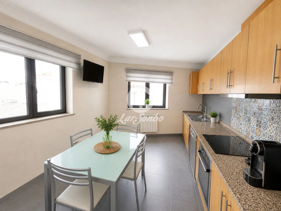 Apartamento T3 para Venda em Repeses e São Salvador Foto 1