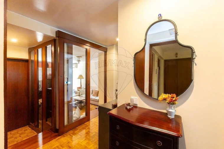 Apartamento T3 para Venda em Aldoar, Foz do Douro e Nevogilde Foto 2