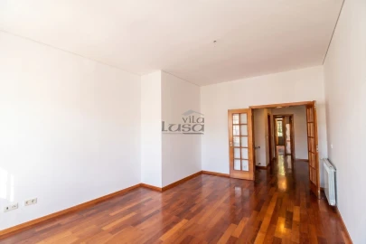 Apartamento T2 para Arrendamento em Arcozelo