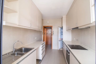 Apartamento T2 para Arrendamento em Arcozelo
