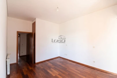 Apartamento T2 para Arrendamento em Arcozelo
