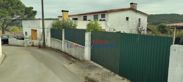 Moradia T4 para Venda em Vila Nova de Monsarros