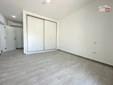 Moradia T5 para Venda em Atalaia e Alto Estanqueiro-Jardia