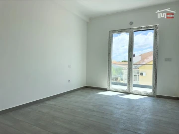 Moradia T5 para Venda em Atalaia e Alto Estanqueiro-Jardia