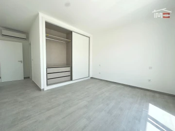 Moradia T5 para Venda em Atalaia e Alto Estanqueiro-Jardia