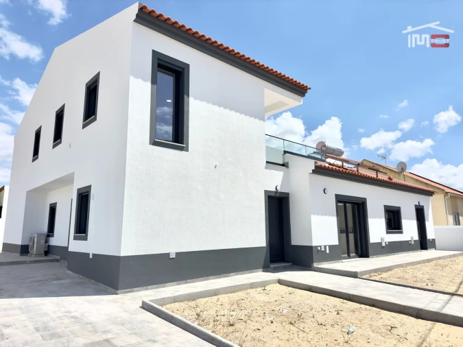 Moradia T5 para Venda em Atalaia e Alto Estanqueiro-Jardia Foto 36