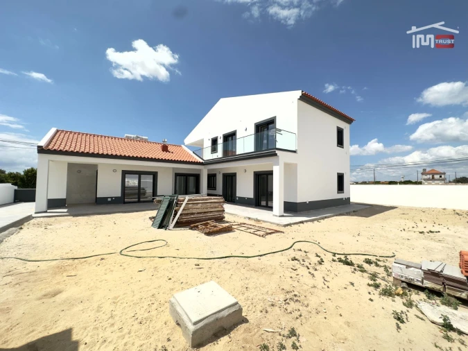 Moradia T5 para Venda em Atalaia e Alto Estanqueiro-Jardia Foto 38