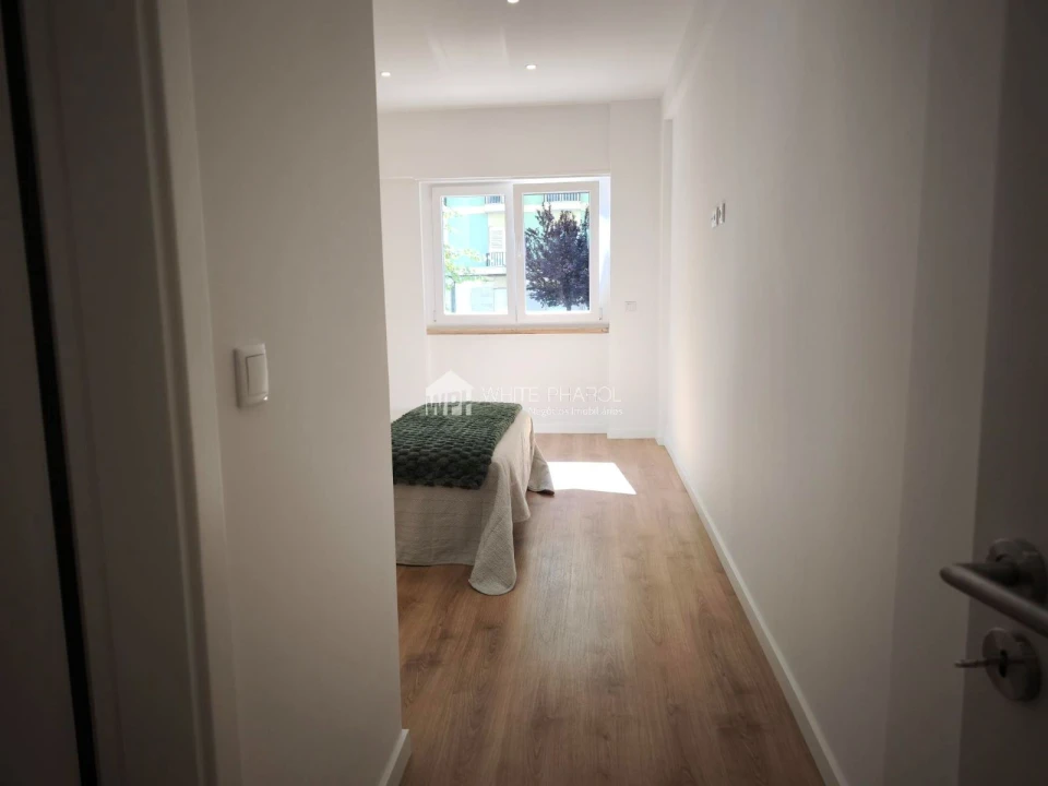 Apartamento T2 para Venda em Benfica Foto 2